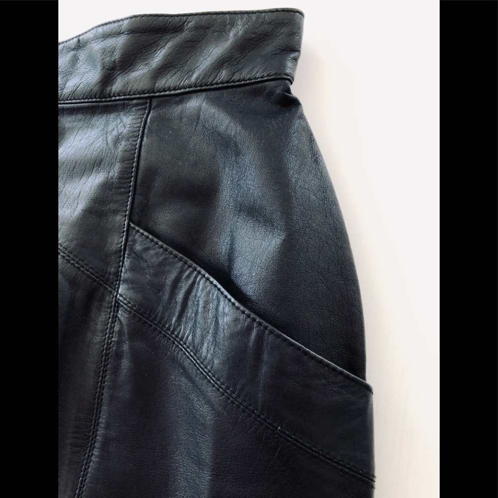 VTG 80s Toffs black leather 26” waist pencil skirt lined with back slit